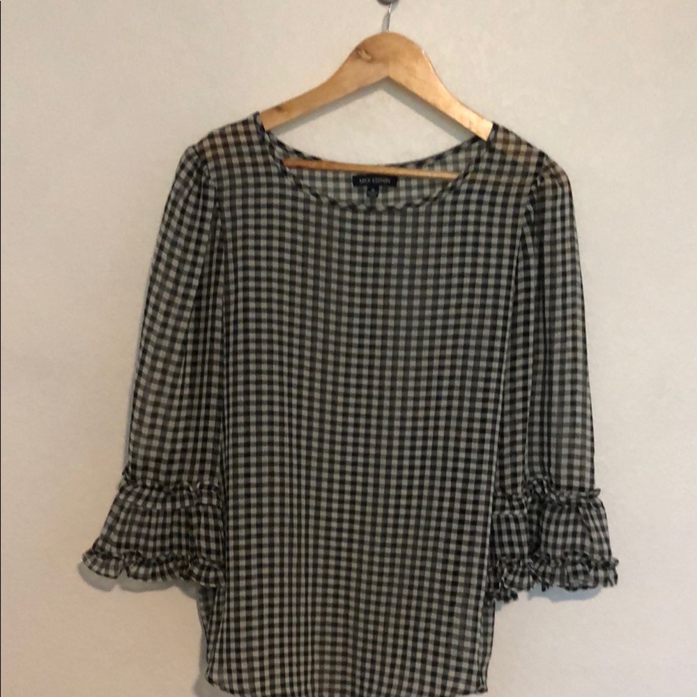 Max Edition Black and White Flutter Sleeve Ruffled Blouse